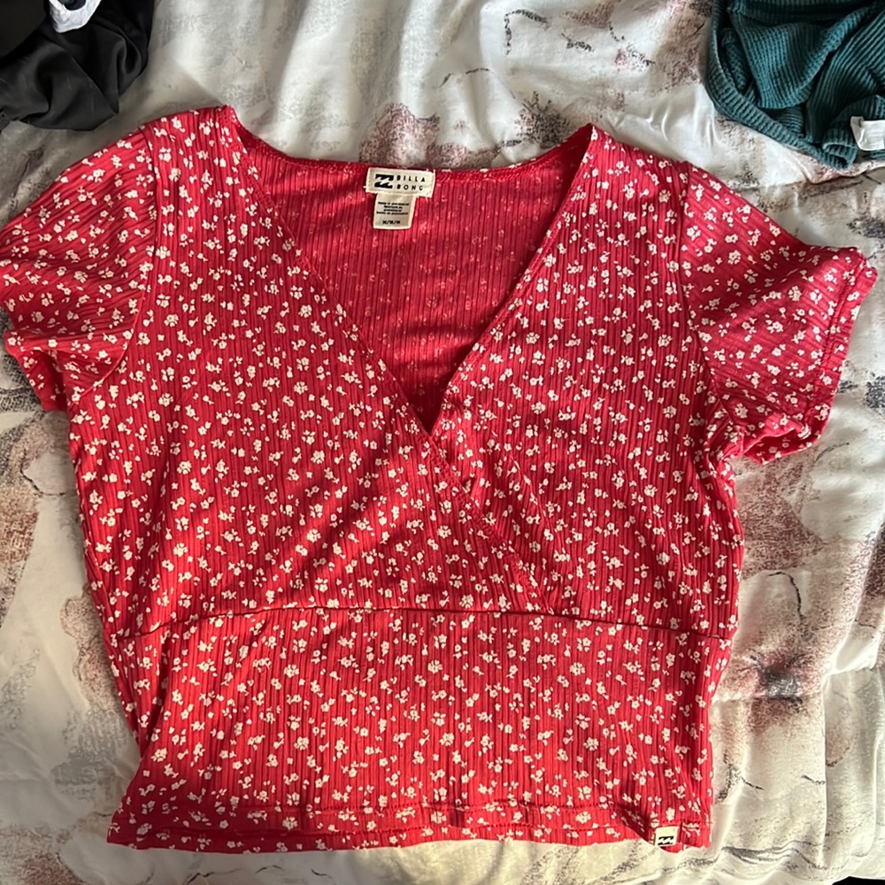 Billabong t-shirt size medium